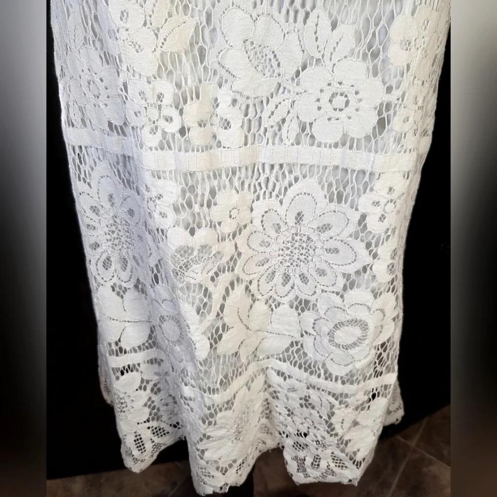 "Skies Are Blue" Off-The-Shoulder White Lace Dress Has Only Been Worn Once - Picture 5 of 15
